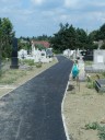 A szép új aszfaltozott temetői sétány - thumbnail